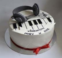 мастичный торт музыканту