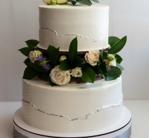 весільний торт з квітами