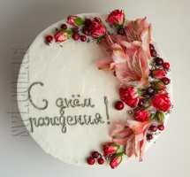 Кремовый торт с цветами