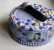 торт Ariana микрофон